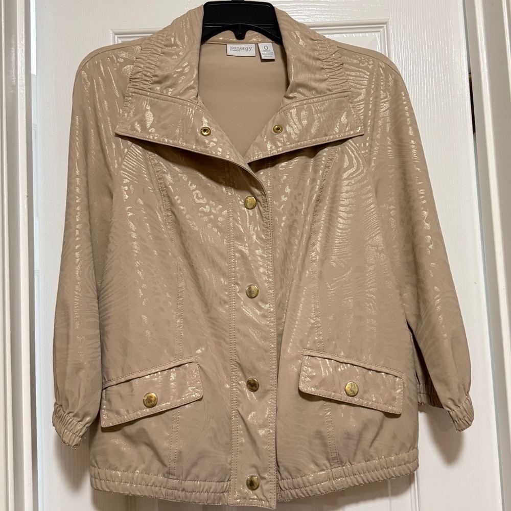 Zenergy by Chico's Jacket Size 0 Beige‎ Gold Metallic Animal Print Snap Front